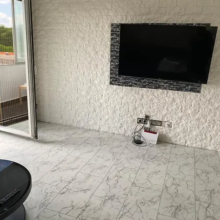 4 Zw M. Blick V. Balkon Auf Lech דירה אוגסבורג